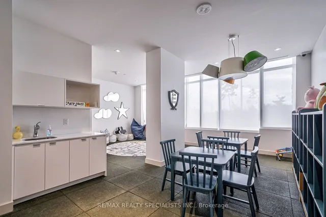 Additional image 31 of 10 DEERLICK Crt Unit 907