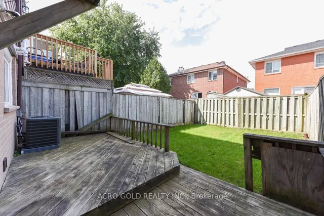 Additional image 32 of 19 Hoskins Sq