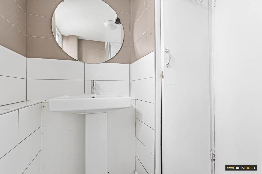 Additional image 18 of White Lion House, Town Centre