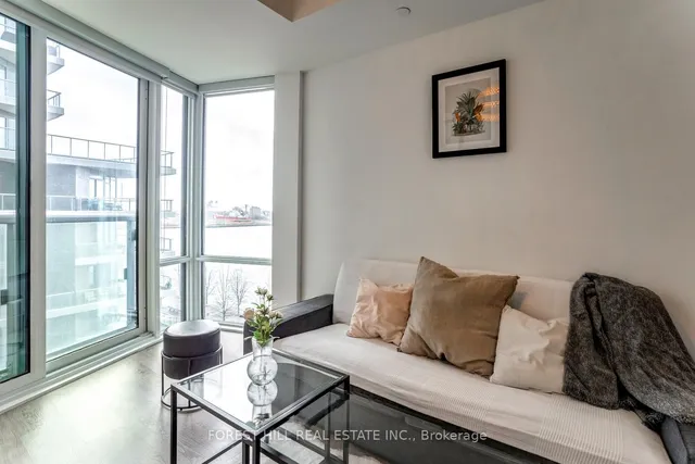 Additional image 16 of 55 Merchants' Wharf Unit 619