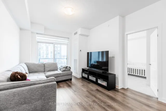 Additional image 20 of 470 Dundas St Unit 214