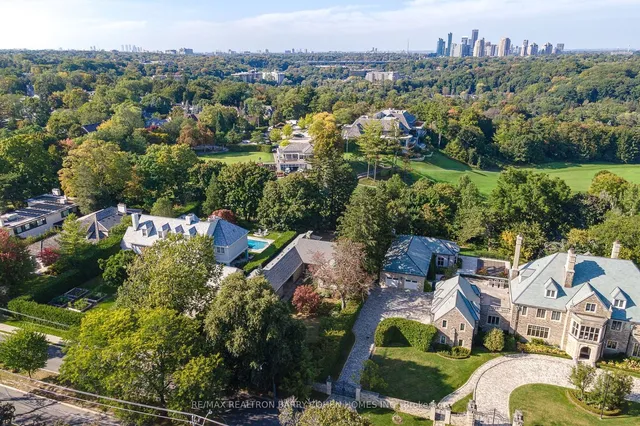 Primary image of 160 Teddington Park Ave