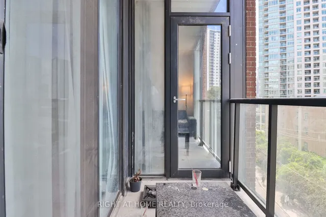 Additional image 25 of 159 Wellesley St Unit 406