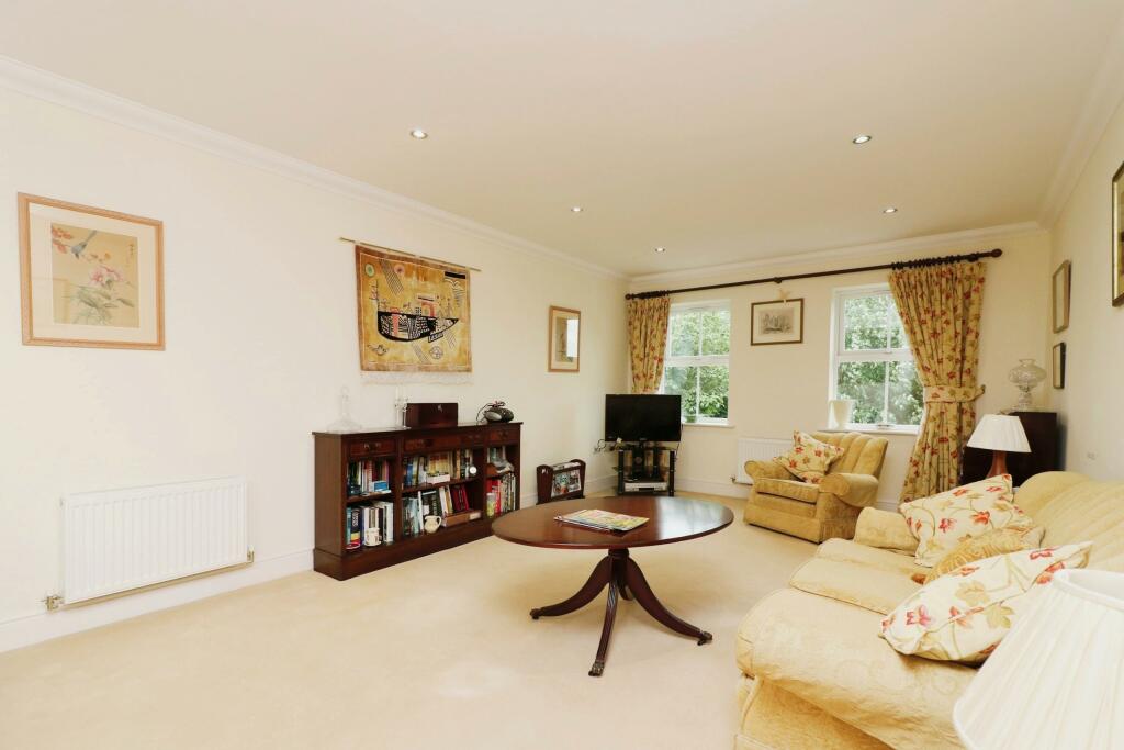 Additional image 4 of Wendover Lodge, Welwyn, Herts, AL6