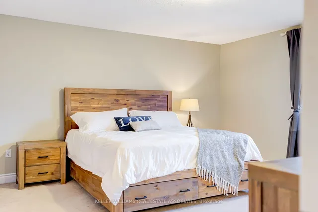 Additional image 33 of 94 Panton Tr