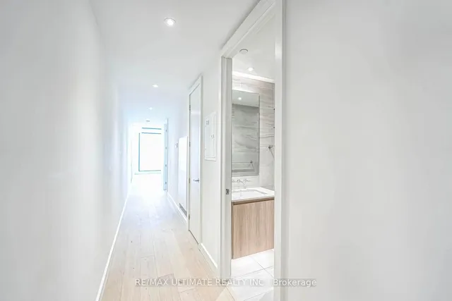 Additional image 9 of 81 Wellesley St Unit 907