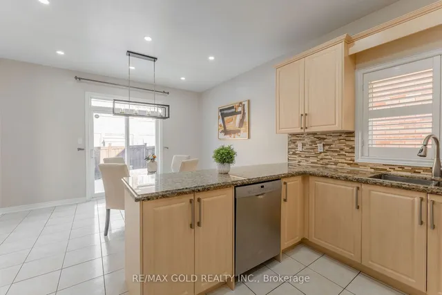 Additional image 24 of 16 Runnymede Cres