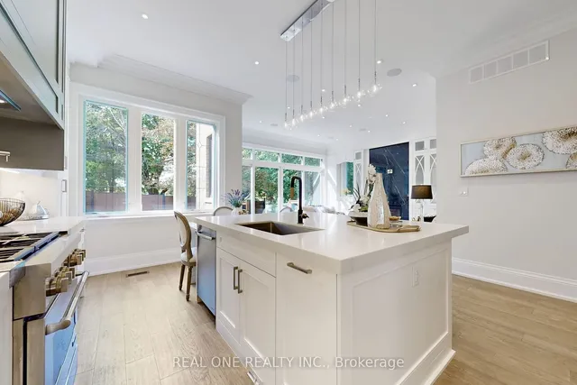 Additional image 17 of 12 Resolution Cres