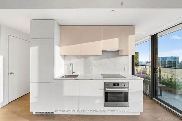 Additional image 10 of 161 Roehampton Ave Unit 4102