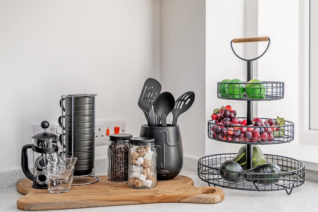 Additional image 5 of Apt 14 Warwick House, Warwick Road. Solihull B91 3DG