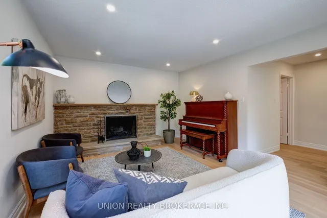 Additional image 17 of 116 Scarboro Cres