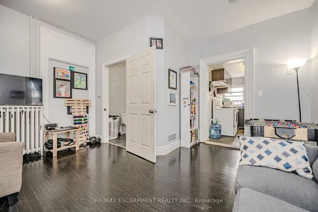 Additional image 36 of 492 Locust St