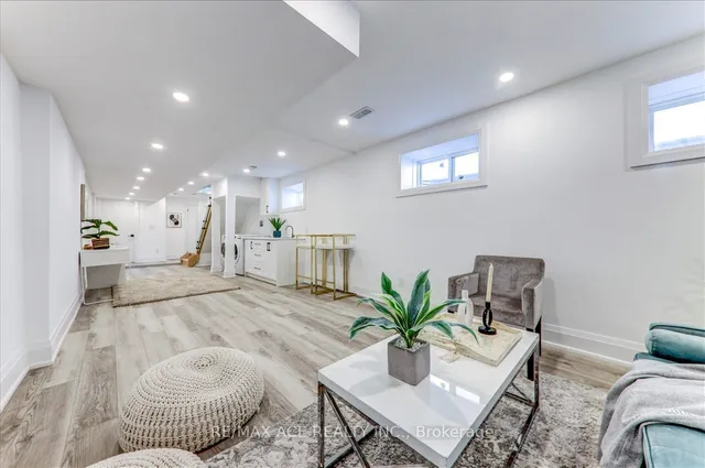 Additional image 34 of 153 King Edward Ave