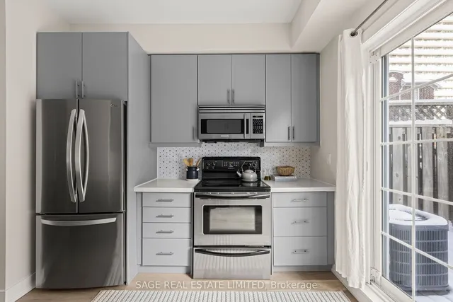 Additional image 10 of 113 The Queensway Unit TH62