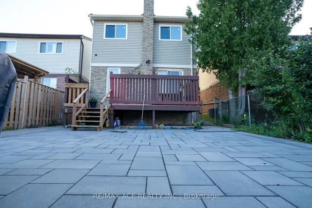 Additional image 33 of 47 John Stoner Dr