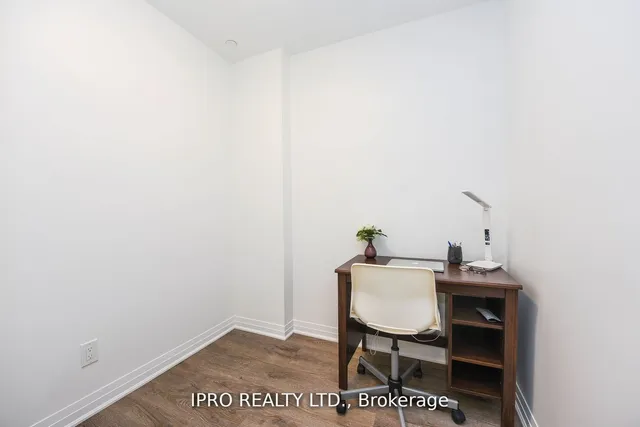 Additional image 18 of 95 Dundas St W St Unit 004