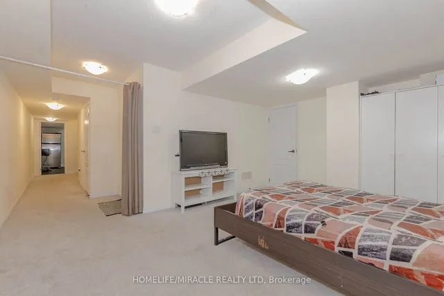 Additional image 36 of 138 Baffin Cres