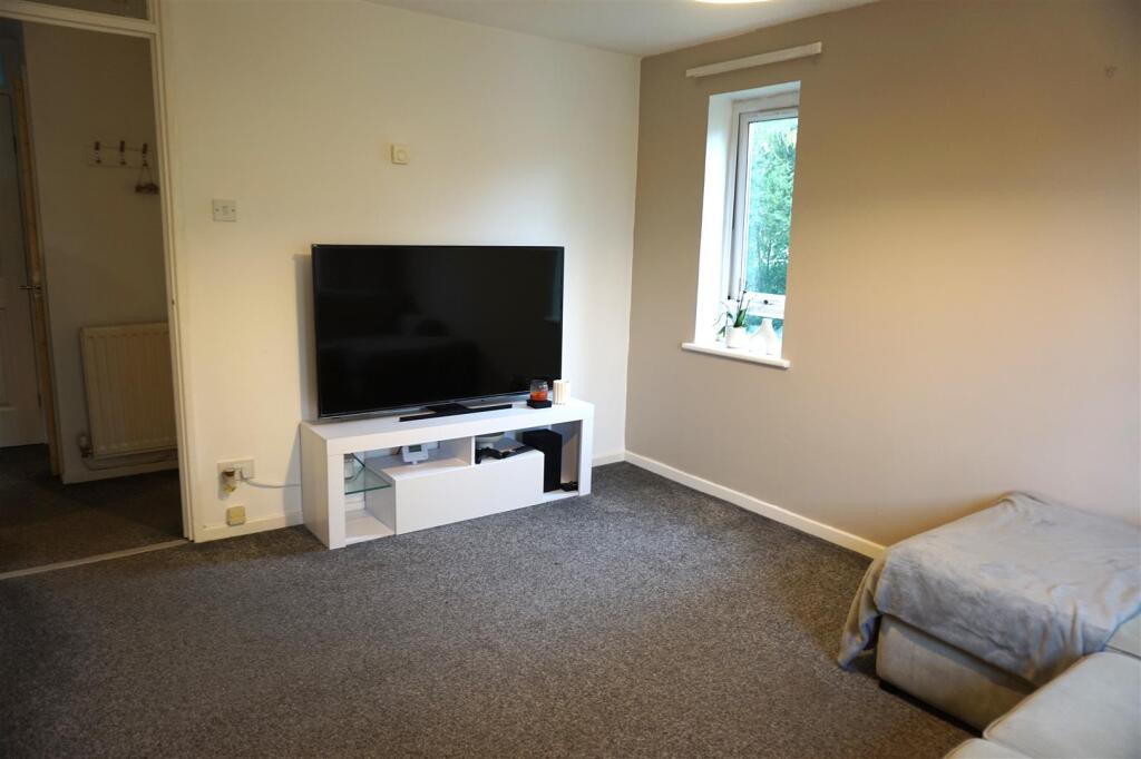 Additional image 5 of Sandhurst Close, Church Hill South