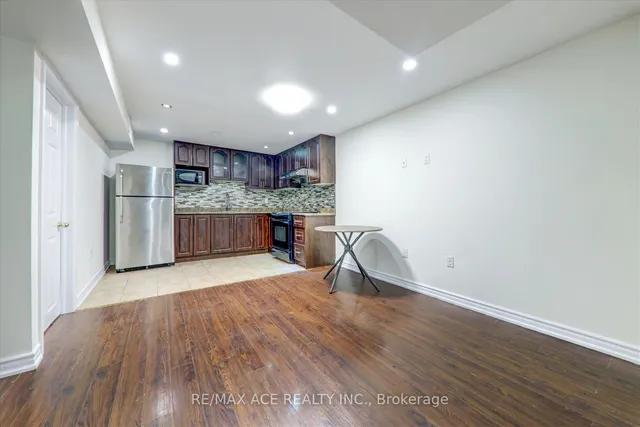 Additional image 30 of 51 Knowles Dr