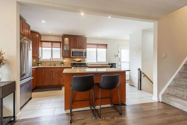 Additional image 6 of 72 Athenia Dr