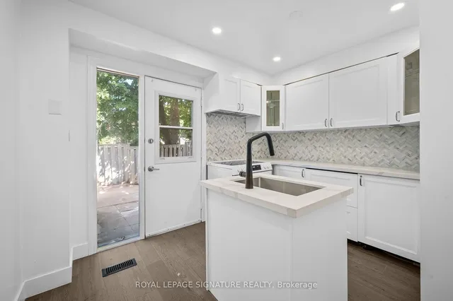 Additional image 16 of 275 Broadview Ave Unit 92