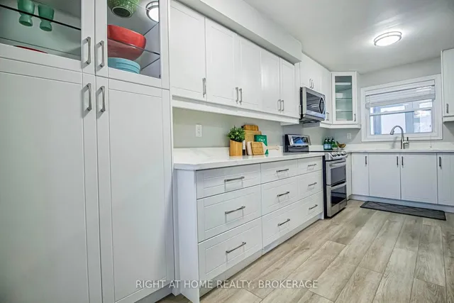 Additional image 11 of 46 L'Amoreaux Dr