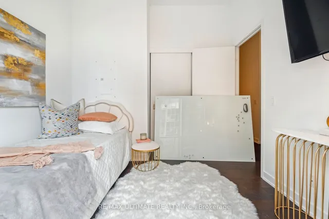 Additional image 21 of 1030 King St Unit 121