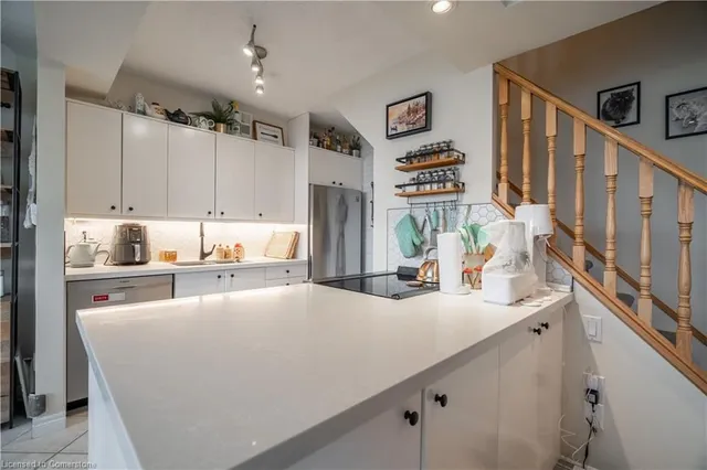 Additional image 4 of 10 John St Unit 413