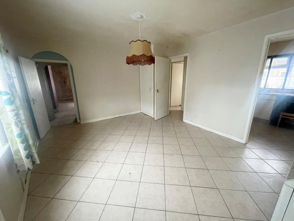 Additional image 4 of Flat, 11 Silver Street, Warminster, Wiltshire BA12 8PS