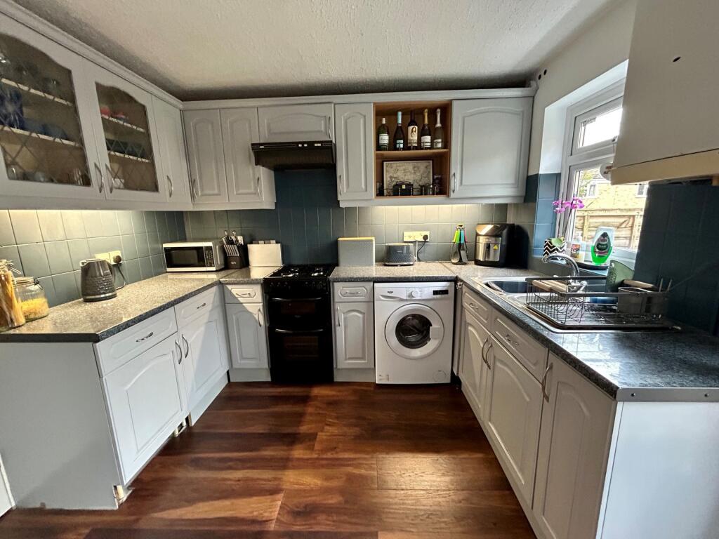 Additional image 5 of Friars Ave, Yeovil, BA21