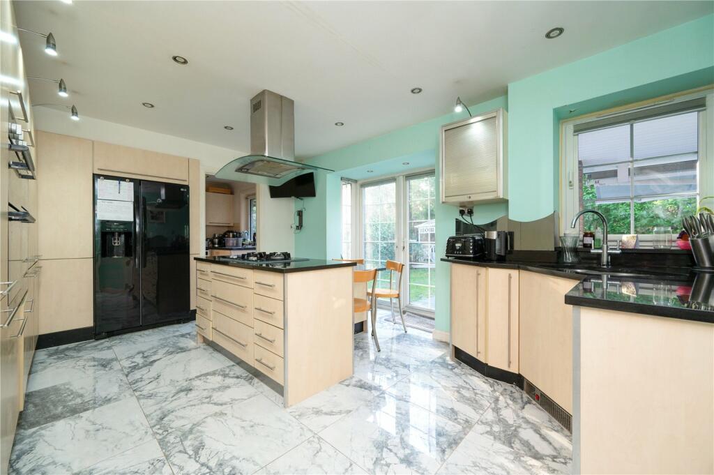 Additional image 3 of Aspen Close, Bricket Wood, St. Albans, Hertfordshire