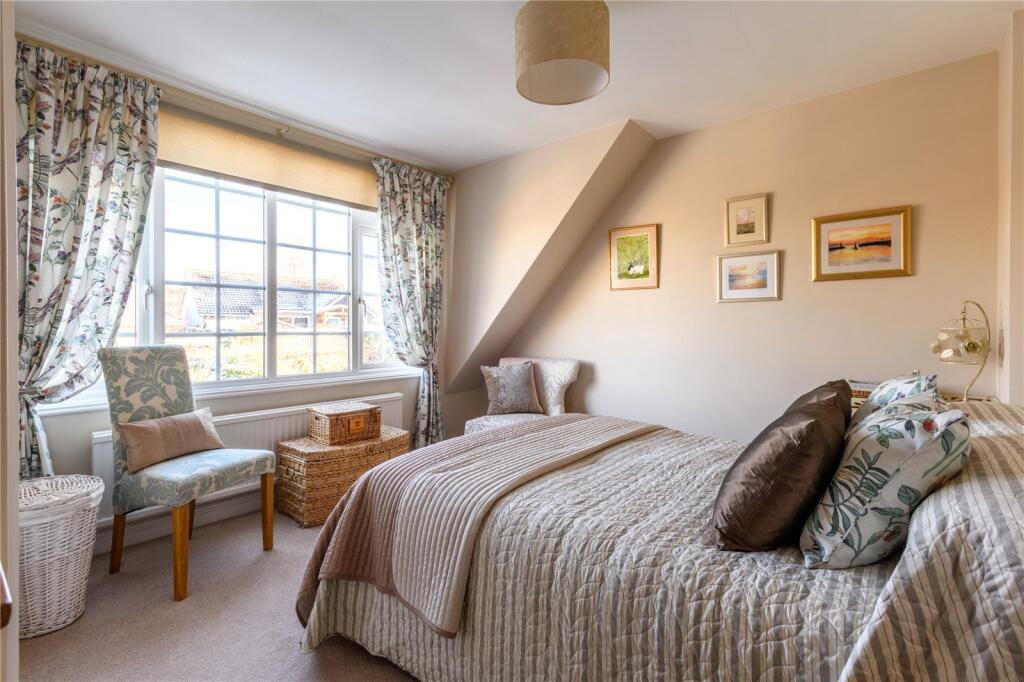 Additional image 5 of Lanhams Close