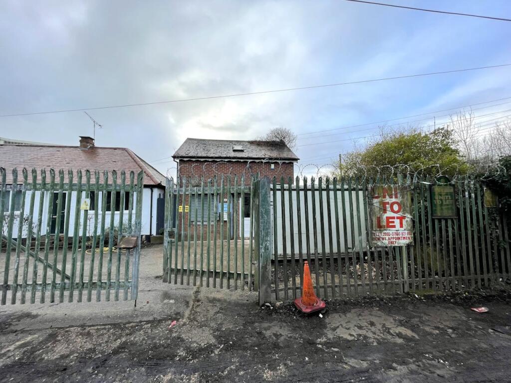 Additional image 5 of Houndsfield Lane, Hollywood, Birmingham, B47 5QR