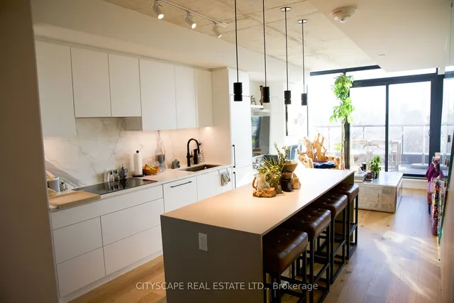 Additional image 17 of 899 College St Unit 618