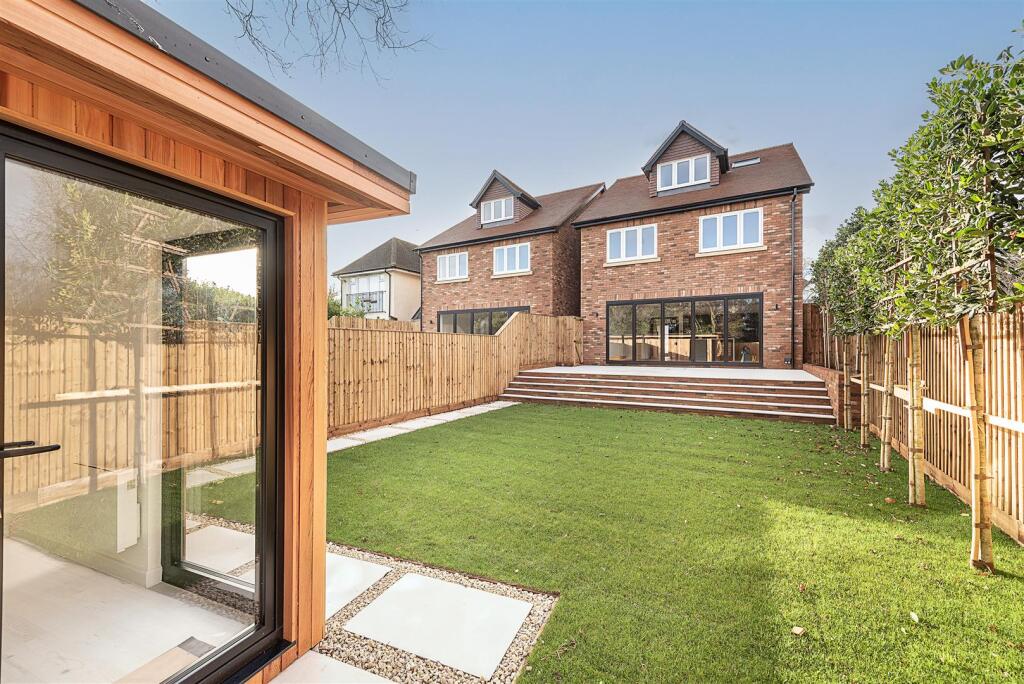 Additional image 11 of Sauncey Avenue, Harpenden