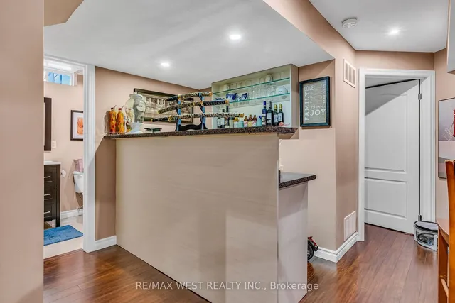 Additional image 14 of 8 Lampman Dr