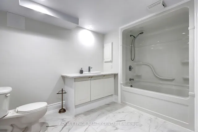 Additional image 31 of 3200 Hazelwood Ave