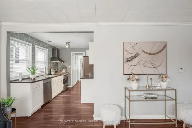 Additional image 10 of 528 UPPER WENTWORTH St