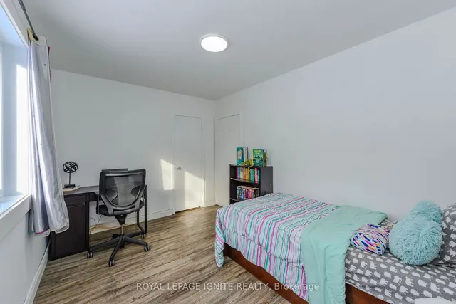 Additional image 18 of 208 Riverplace Cres