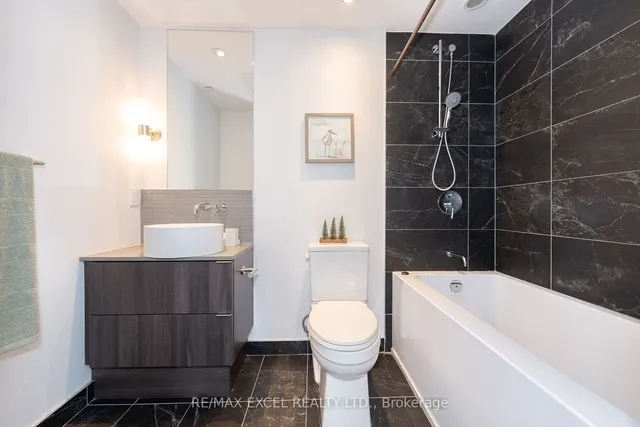 Additional image 20 of 161 Roehampton Ave Unit 1913