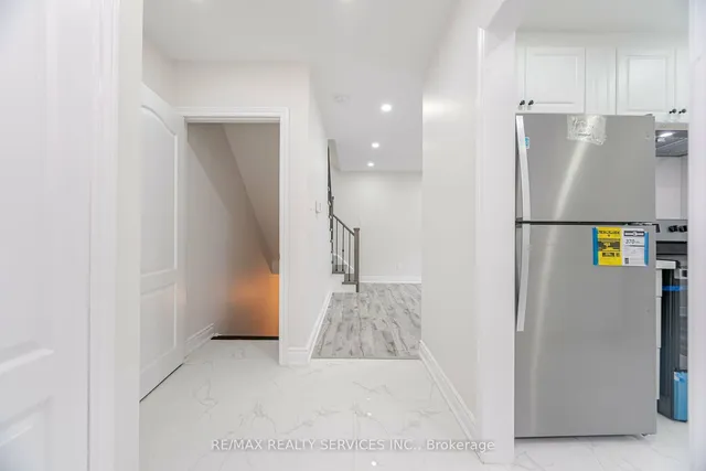 Additional image 3 of 41 Townhouse Cres