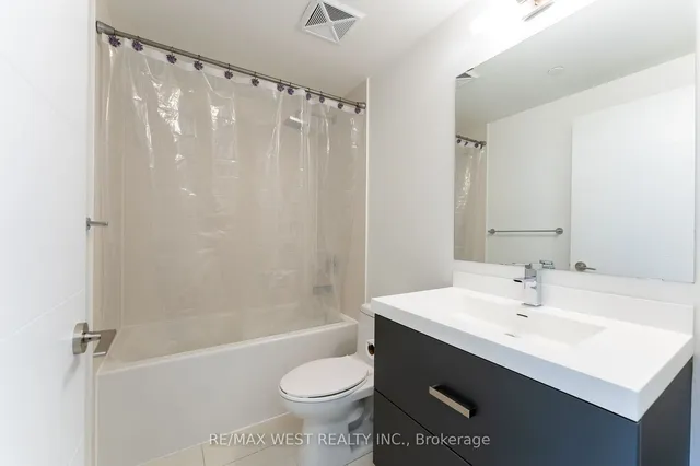 Additional image 8 of 50 Wellesley St Unit 3708