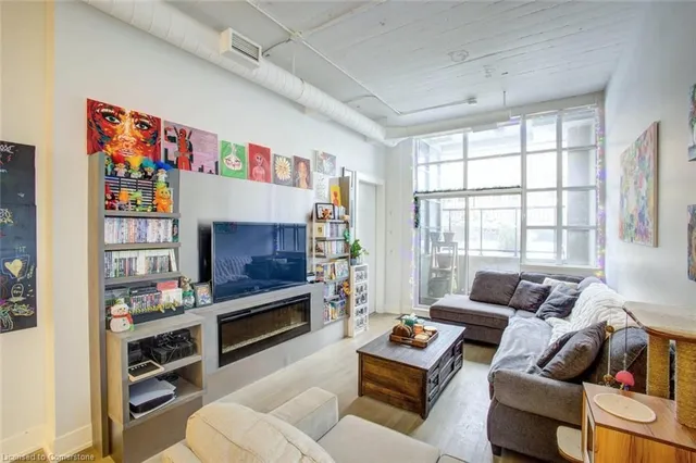 Additional image 21 of 112 Benton St Unit 101