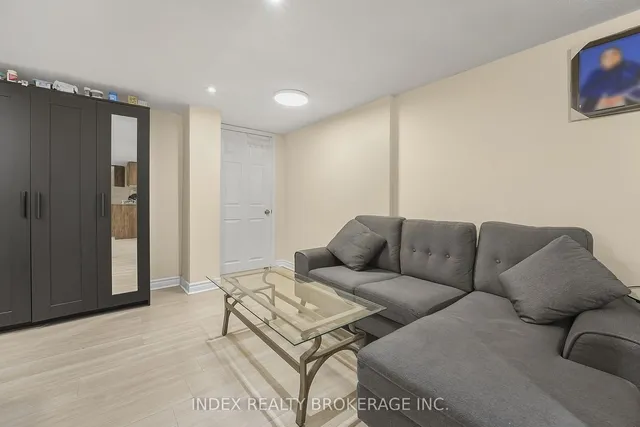 Additional image 36 of 33 Timberwolf Rd