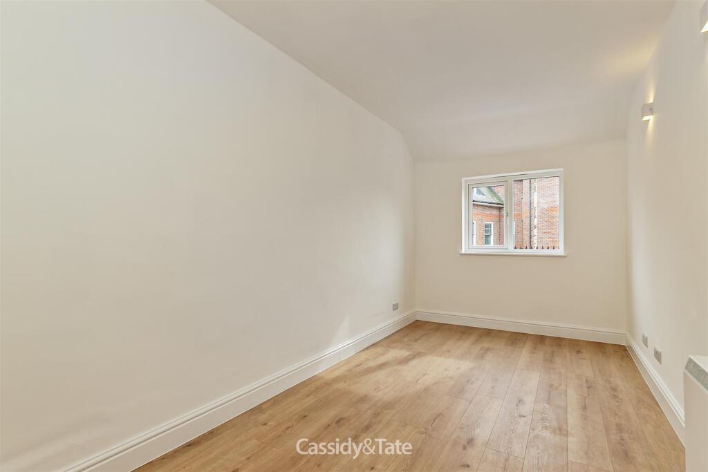 Additional image 8 of Victoria Road, Harpenden