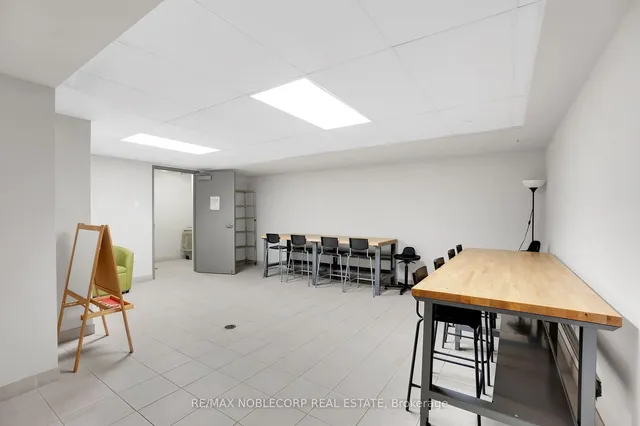 Additional image 23 of 61 Heintzman St Unit 914