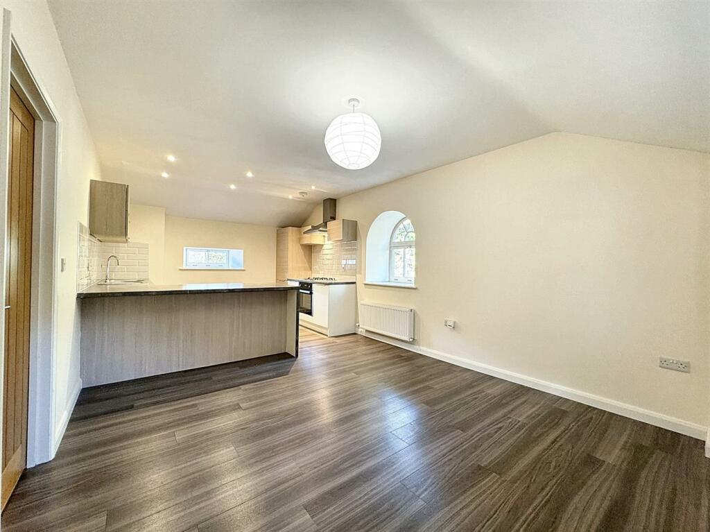 Additional image 6 of High Street, Oakhill