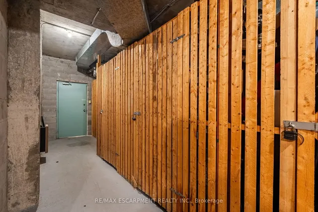 Additional image 34 of 8 Village Green Unit 612