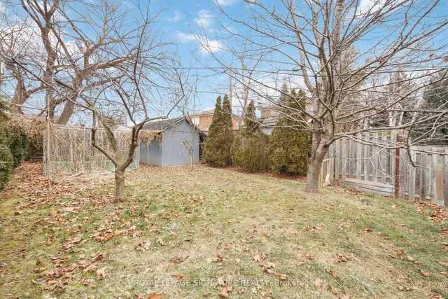 Additional image 36 of 41 Dixington Cres