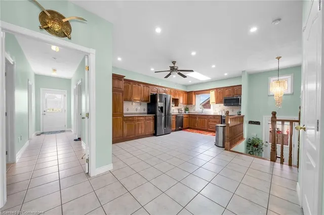 Additional image 11 of 33 Tallman St